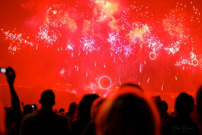 Spettatori dei fuochi d\\\'artificio del 14 luglio a Parigi