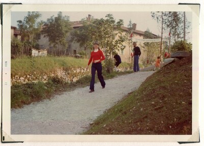 Ritratto femminile - Esterno - Baita alpini