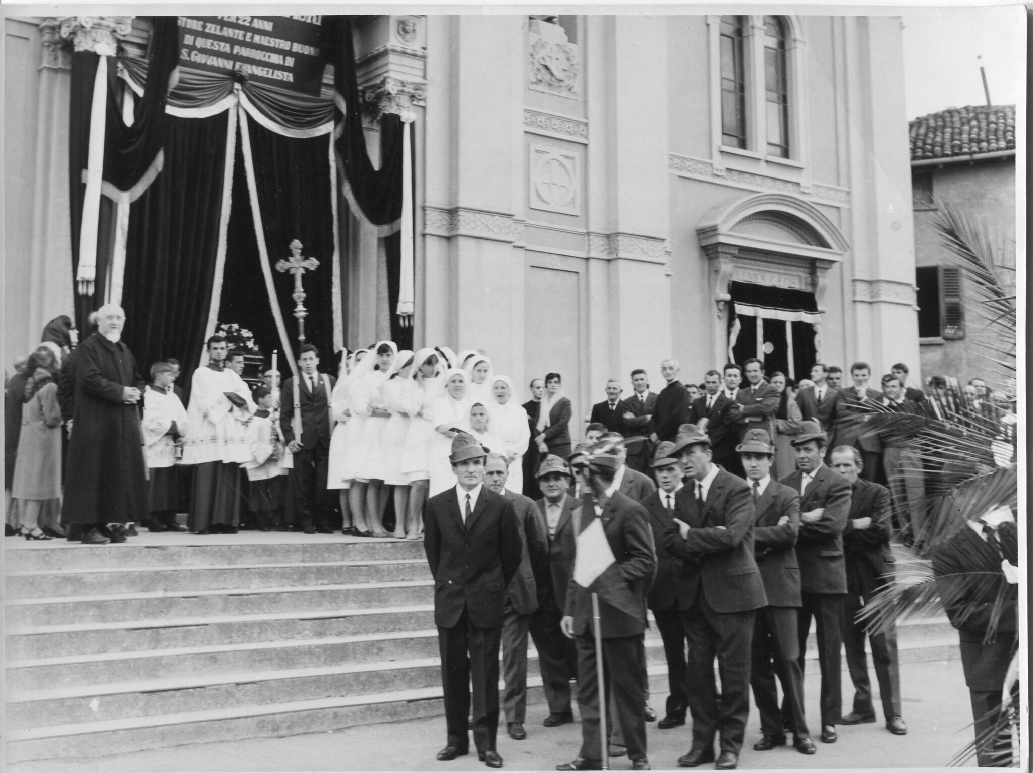 Funerale don Abramo Mauri