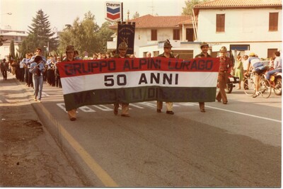 Lurago d\\\'Erba - Celebrazione 50° di Fondazione Gruppo Alpini - Corteo