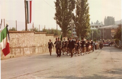 Lurago d\\\'Erba - Celebrazione 50° di Fondazione Gruppo Alpini - Corteo