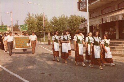 Lurago d\\\'Erba - Celebrazione 50° di Fondazione Gruppo Alpini - Corteo
