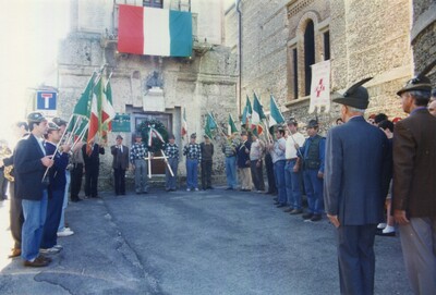 Celebrazione 65° di Fondazione Gruppo Alpini Lurago d\\\'Erba e celebrazione 25° anniversario costruzione baita - Torre campanaria - Omaggio ai caduti