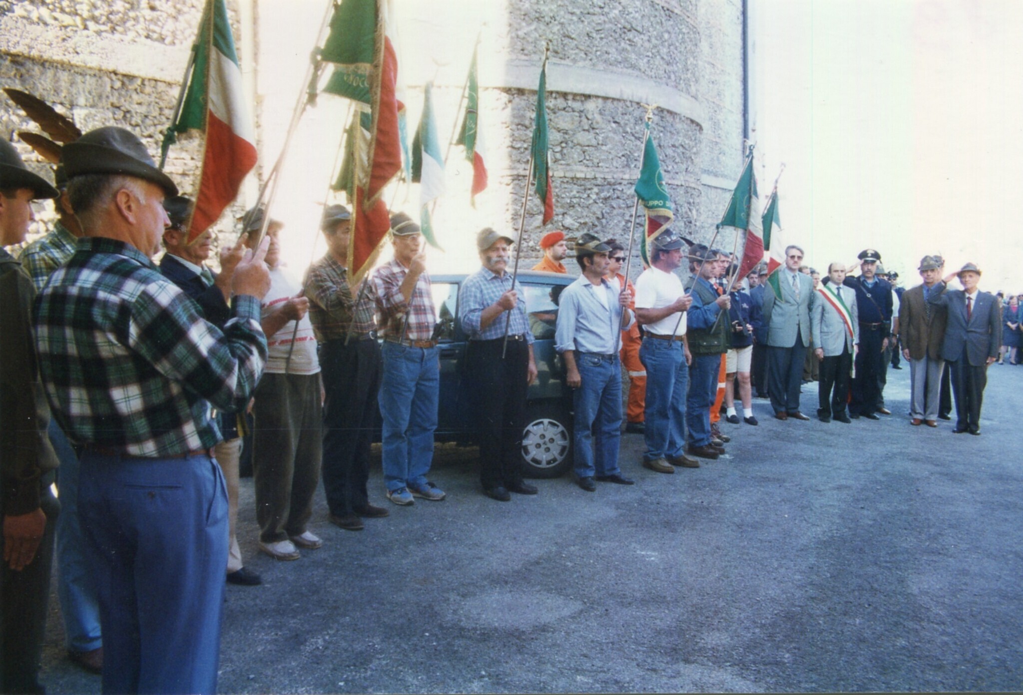 Celebrazione 65° di Fondazione Gruppo Alpini Lurago d\\\'Erba e celebrazione 25° anniversario costruzione baita - Torre campanaria - Omaggio ai caduti Celebrazione 65° di Fondazione Gruppo Alpini Lurago d\\\'Erba e celebrazione 25° anniversario costruzione baita - Torre campanaria - Omaggio ai caduti