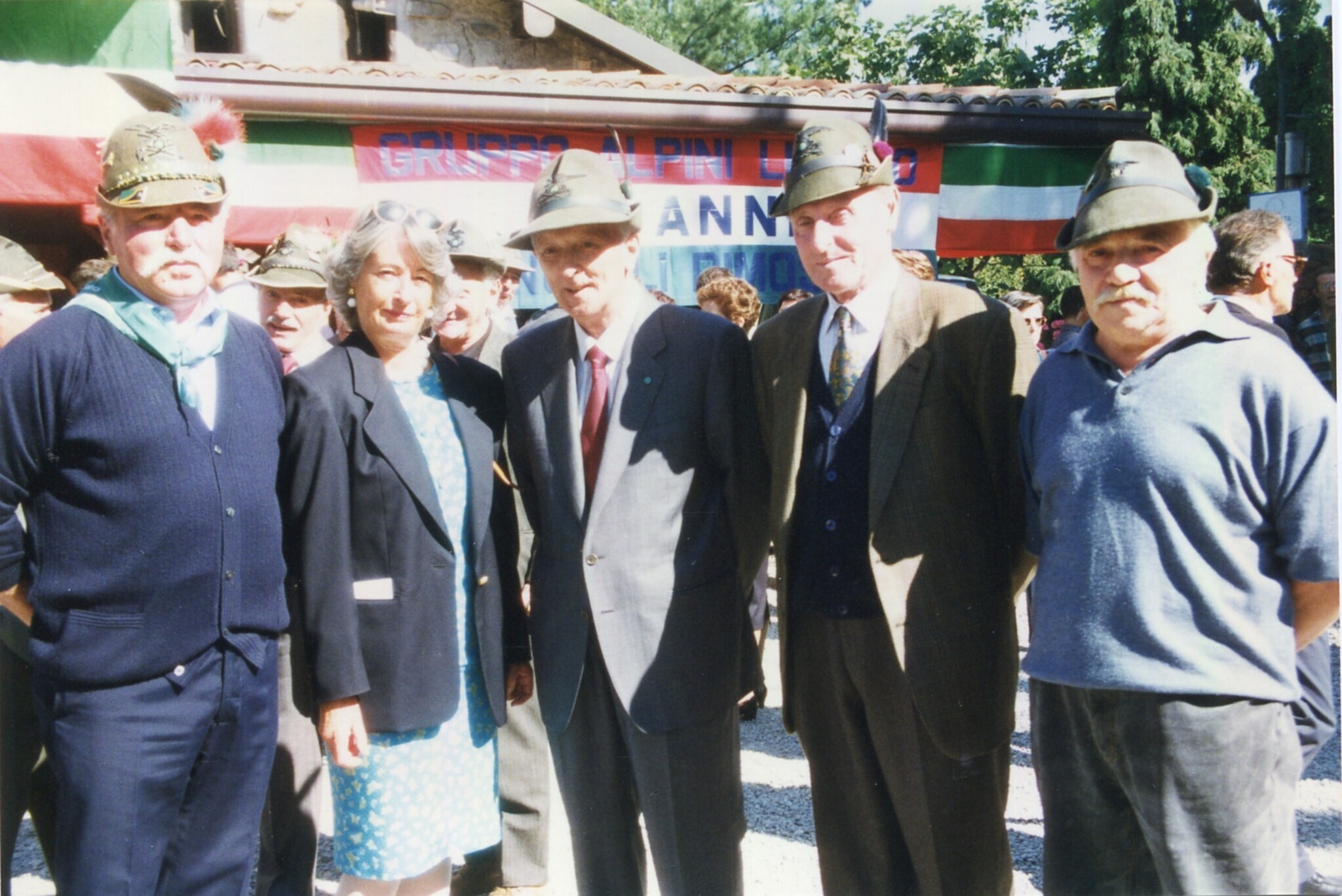Celebrazione 65° di Fondazione Gruppo Alpini Lurago d\\\'Erba e celebrazione 25° anniversario costruzione baita - Baita - Ritratto di gruppo Celebrazione 65° di Fondazione Gruppo Alpini Lurago d\\\'Erba e celebrazione 25° anniversario costruzione baita - Baita - Ritratto di gruppo