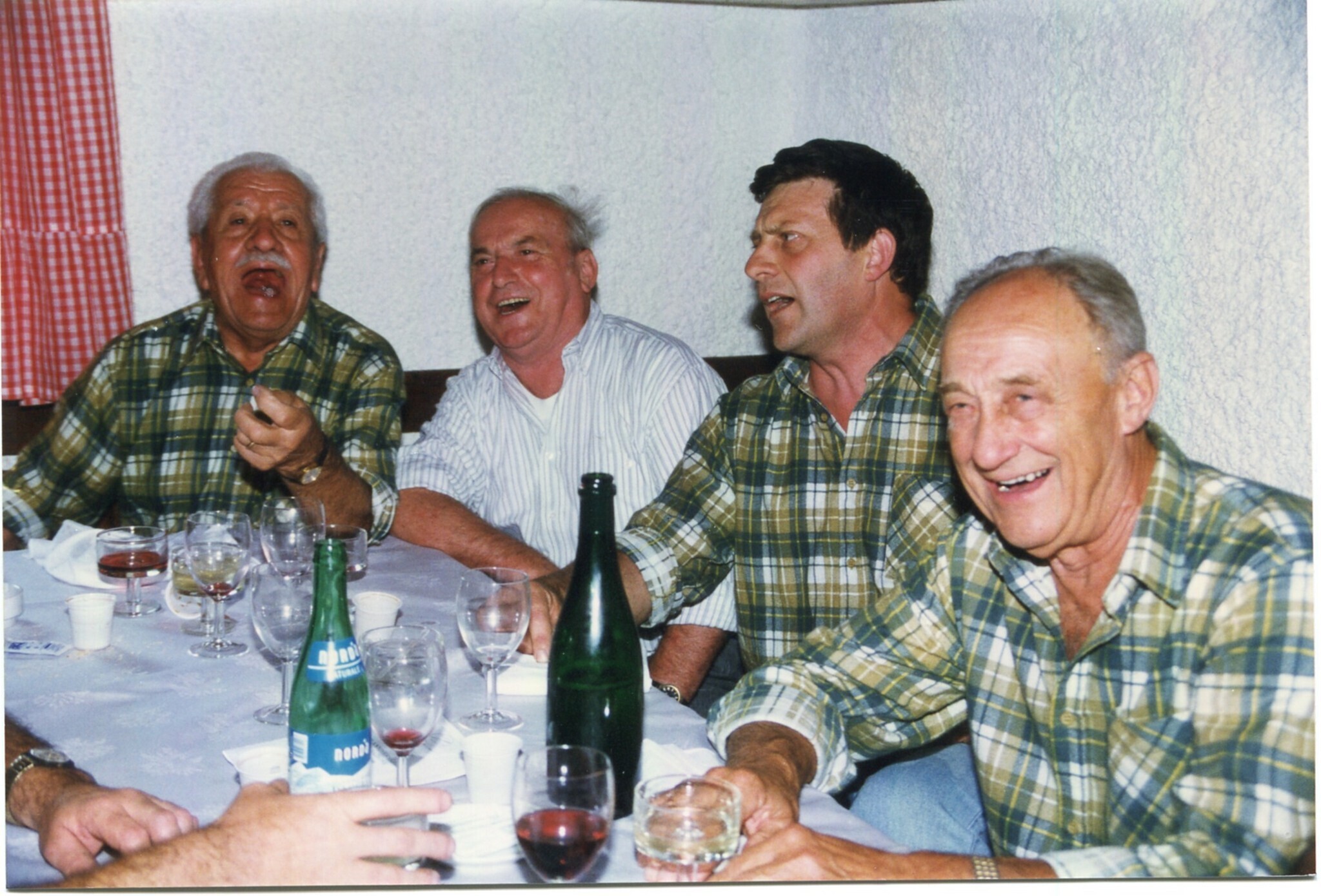 Celebrazione 65° di Fondazione Gruppo Alpini Lurago d\\\'Erba e celebrazione 25° anniversario costruzione baita - Ritratto di gruppo Celebrazione 65° di Fondazione Gruppo Alpini Lurago d\\\'Erba e celebrazione 25° anniversario costruzione baita - Ritratto di gruppo