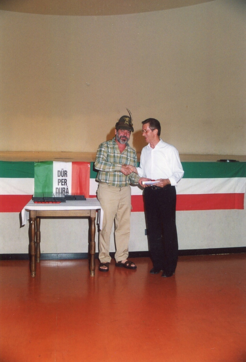 Premiazione volontari realizzazione baita - Lurago d\\\'Erba - Ritratto maschile - Alpini - Giulio Mauri e Romano Colzani Premiazione volontari realizzazione baita - Lurago d\\\'Erba - Ritratto maschile - Alpini - Giulio Mauri e Romano Colzani