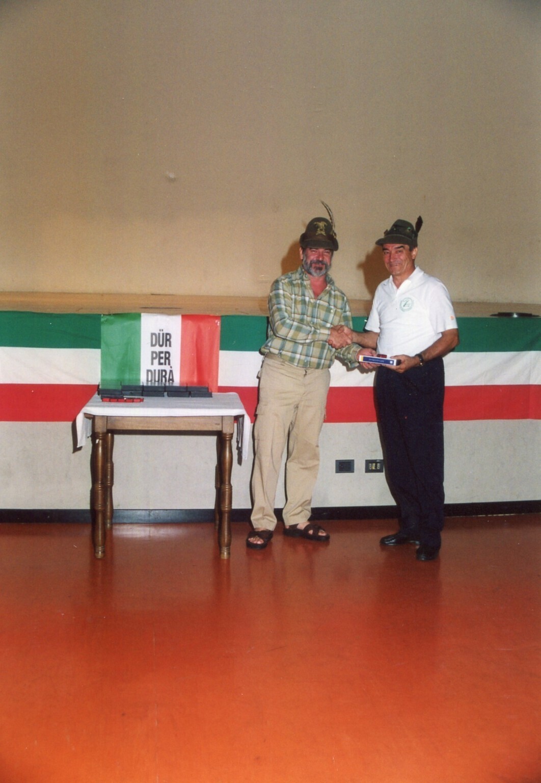 Premiazione volontari realizzazione baita -  Lurago d\\\'Erba - Ritratto maschile - Alpini - Giulio Mauri e Pietro Negri