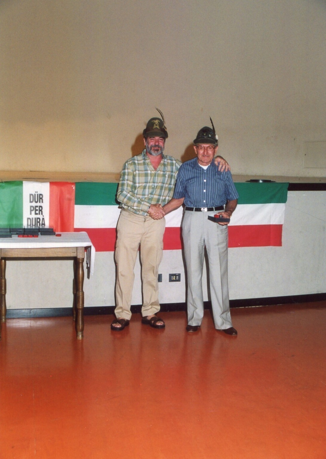 Premiazione volontari realizzazione baita -  Lurago d\\\'Erba - Ritratto maschile - Alpini - Giulio Mauri e Silvio Maggioni