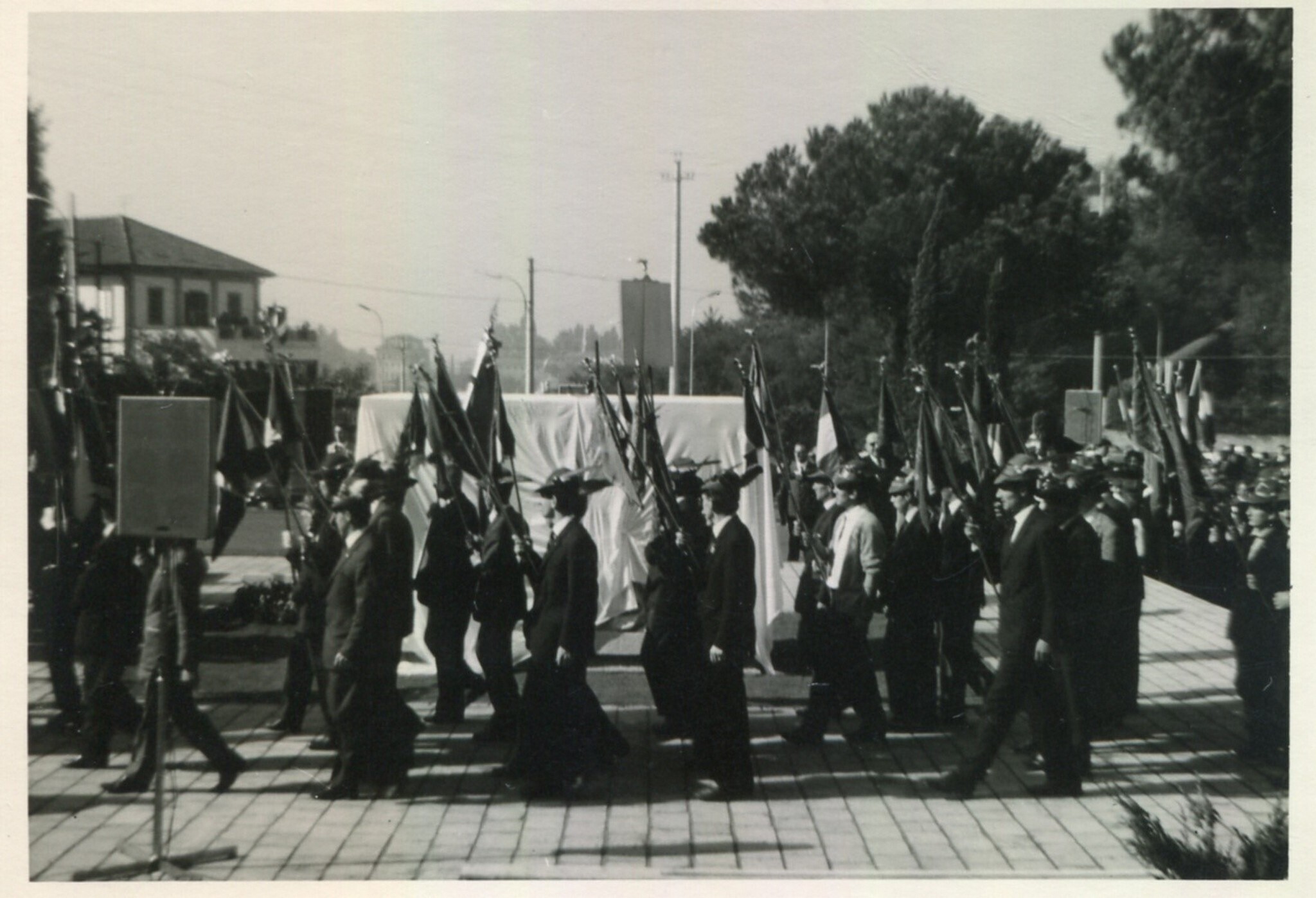 Inverigo - Inaugurazione Monumento a don Gnocchi - Alpini - Corteo Inverigo - Inaugurazione Monumento a don Gnocchi - Alpini - Corteo